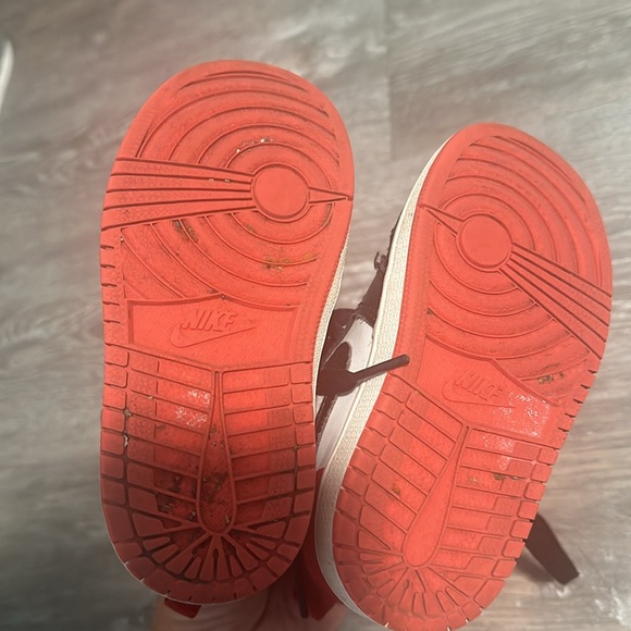 Jordan 1s - Picture 4 of 6
